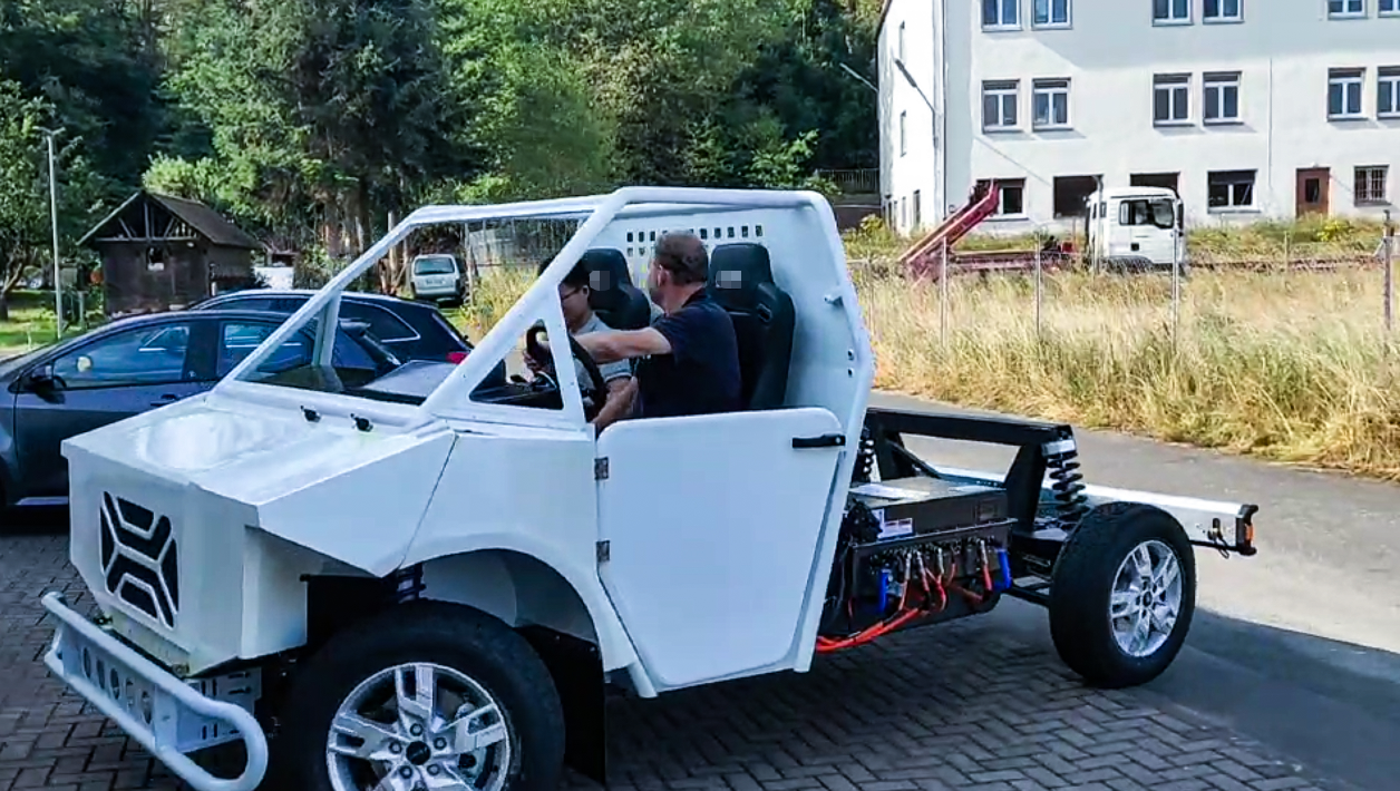 Latest company case about Integrated 6.6kW 2-in-1 OBC Solution for European EV Pickup Manufacturer